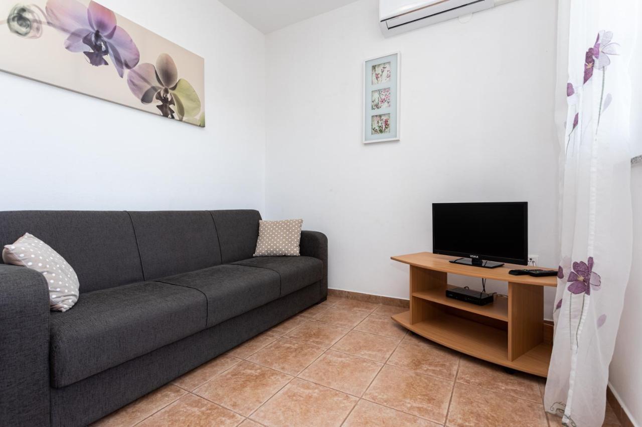 Apartments Katarina ชิโล ภายนอก รูปภาพ
