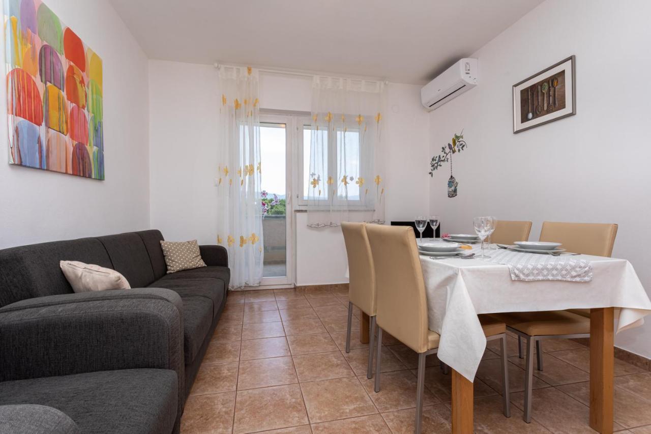 Apartments Katarina ชิโล ภายนอก รูปภาพ