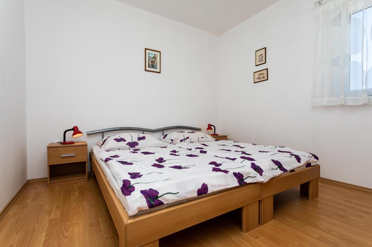 Apartments Katarina ชิโล ภายนอก รูปภาพ